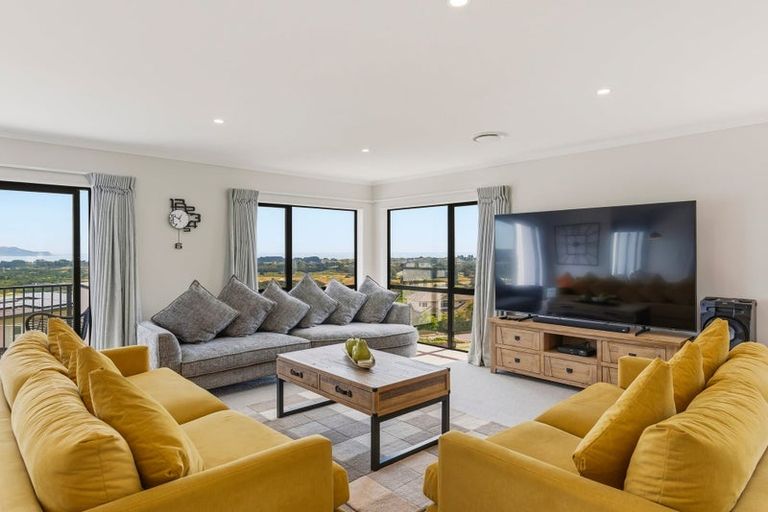 Photo of property in 11 Wilson Way, Waikanae, 5036