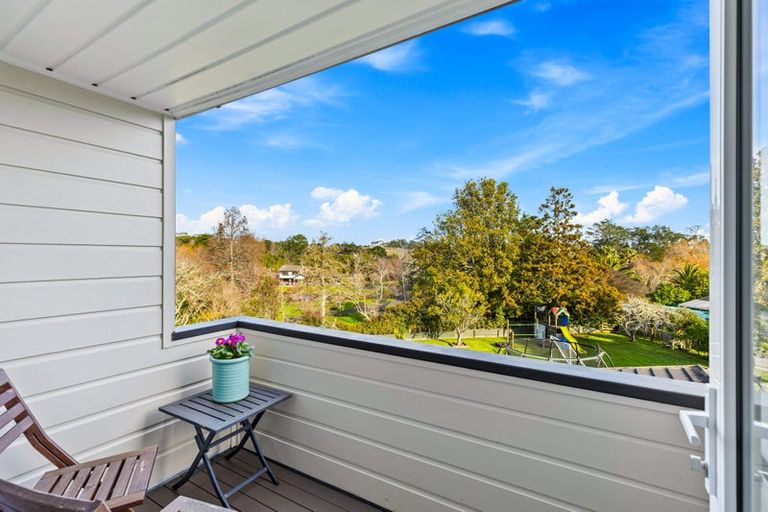 Photo of property in 15a Whangaparaoa Road, Red Beach, 0932