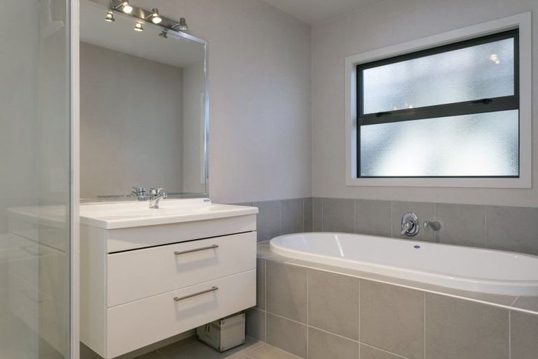 Photo of property in 1/31 Korimako Road, Waipahihi, Taupo, 3330