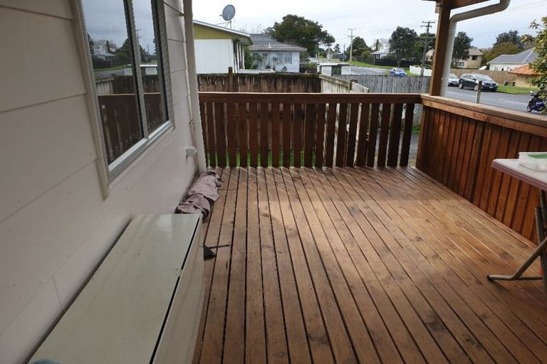 Photo of property in 2/171 Bruce Mclaren Road, Henderson, Auckland, 0612