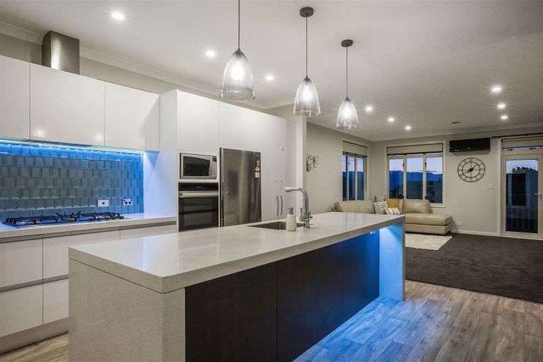 Photo of property in 6 Herewini Street, Titahi Bay, Porirua, 5022