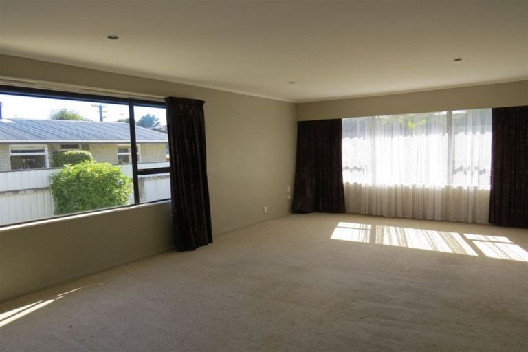 Photo of property in 6 Highbury Drive, Levin, 5510