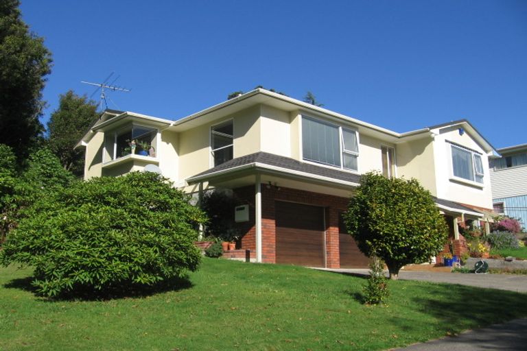 Photo of property in 1 Woodman Drive, Tawa, Wellington, 5028