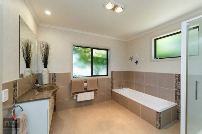 Photo of property in 24 Puketiro Drive, Feilding, 4702