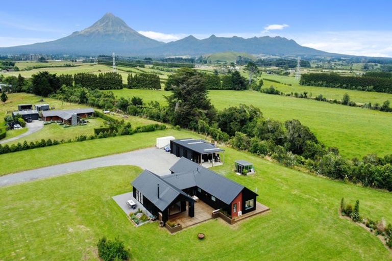 Photo of property in 1506 Egmont Road, Egmont Village, 4386