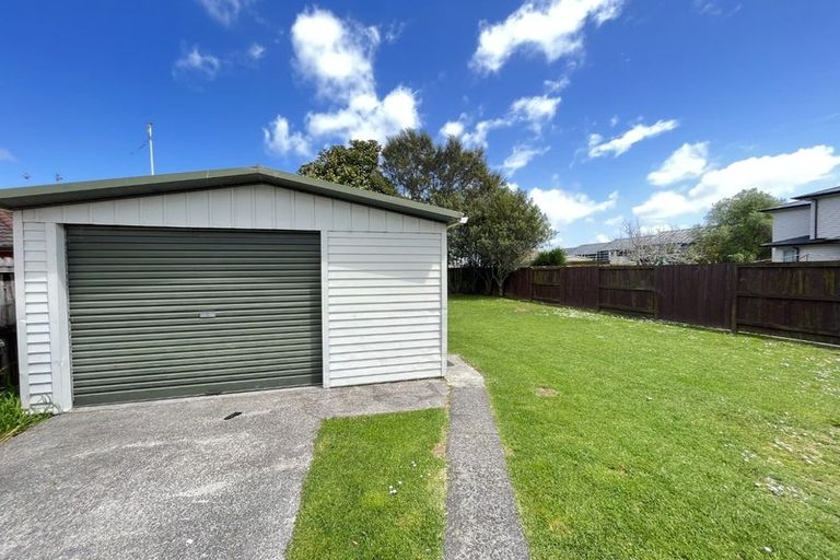 Photo of property in 39 Arimu Road, Papakura, 2110