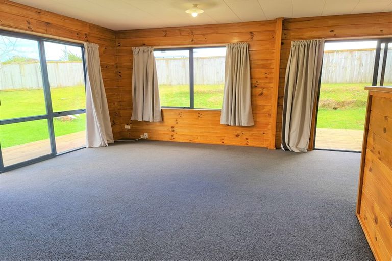 Photo of property in 142 Arawhata Road, Paraparaumu, 5032