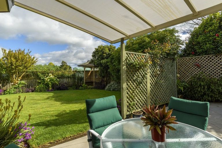 Photo of property in 1 Links View Drive, Omokoroa, 3114