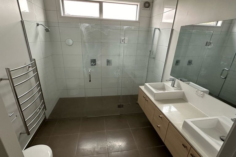 Photo of property in 18 Bryndwr Road, Fendalton, Christchurch, 8052