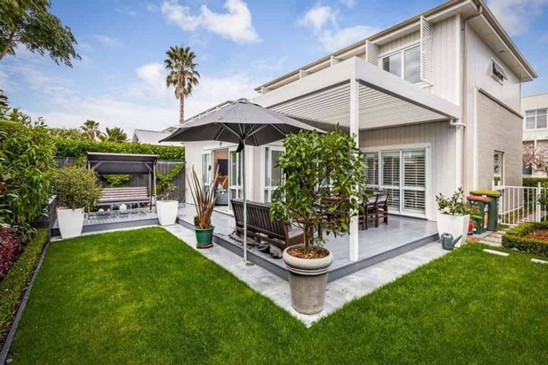 Photo of property in 20 Kensington Drive, Orewa, 0931