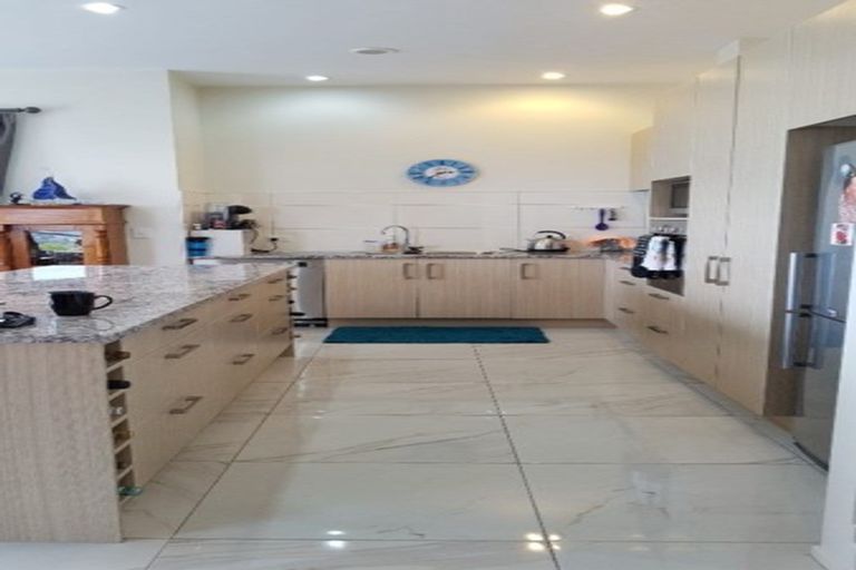 Photo of property in 12 Butler Stoney Crescent, Silverdale, 0932