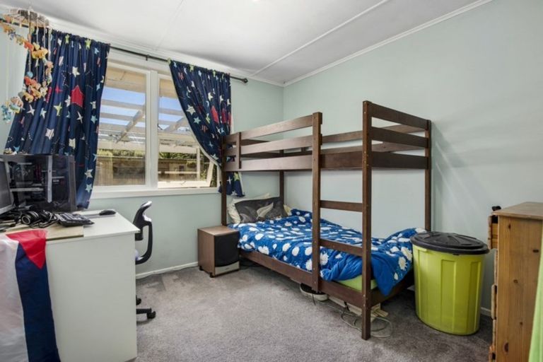 Photo of property in 16 Molloys Road, Te Marua, Upper Hutt, 5018