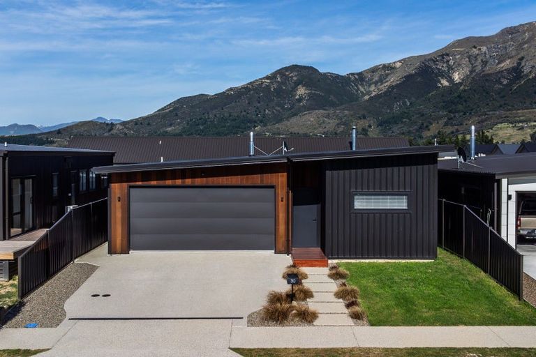 Photo of property in 30 Dunn Street, Lake Hawea, 9382