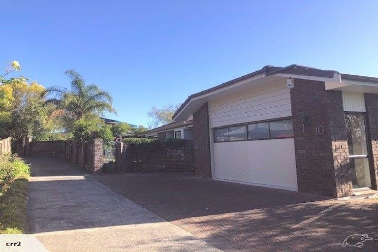 Photo of property in 10 Wilmington Place, Forrest Hill, Auckland, 0620