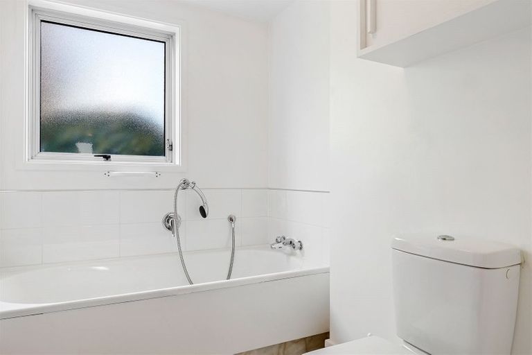 Photo of property in 26 Gothic Place, Ilam, Christchurch, 8041