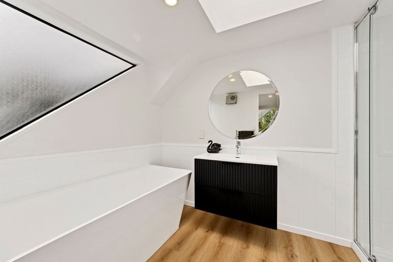 Photo of property in 9 Clyde Road, Upper Riccarton, Christchurch, 8041