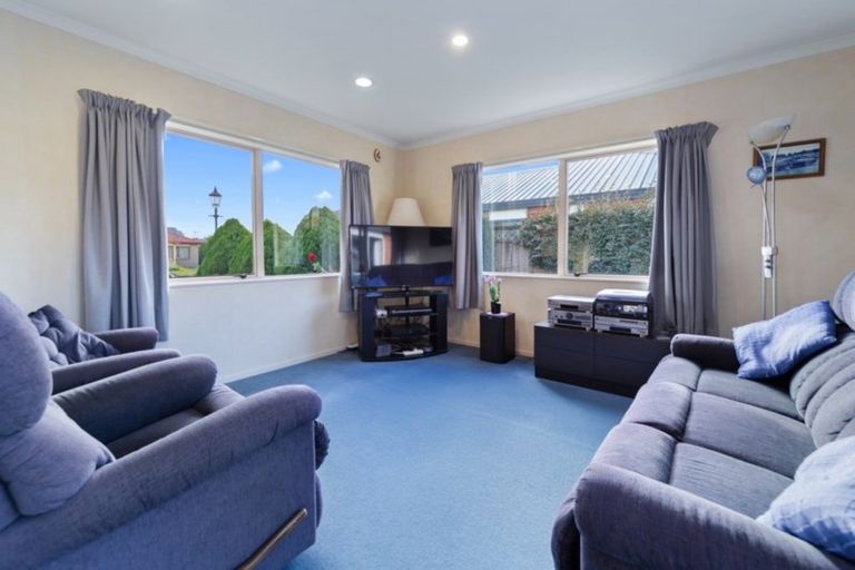 Photo of property in 22 Northmeadow Drive, Rototuna, Hamilton, 3210