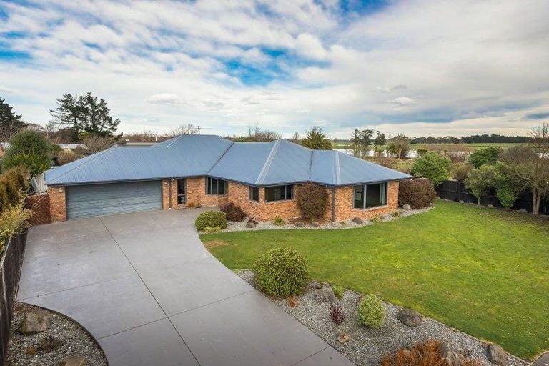 Photo of property in 2 Riverside Lane, Spencerville, Christchurch, 8083