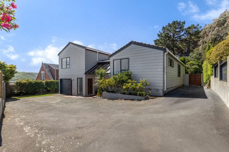 Photo of property in 9 Kinnel Grove, Papakowhai, Porirua, 5024