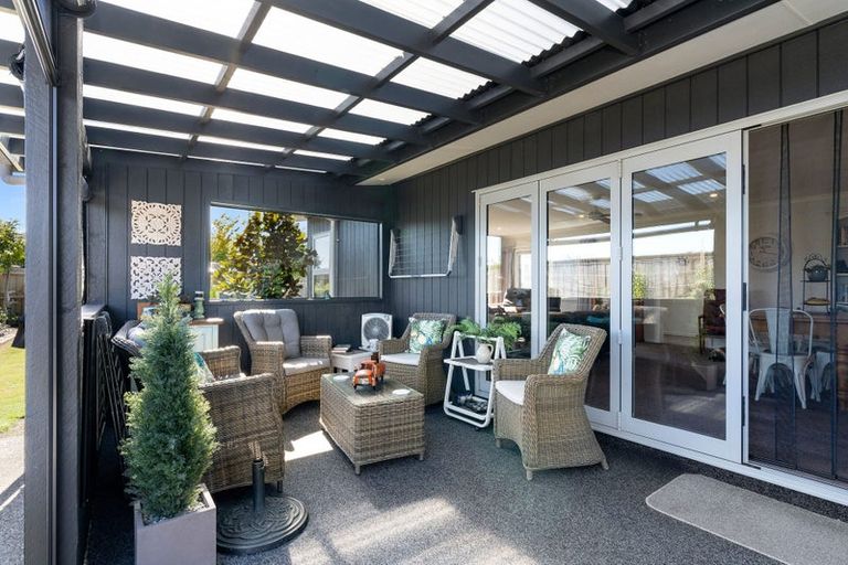 Photo of property in 21 Okarito Avenue, Levin, 5510