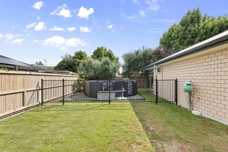 Photo of property in 4 Durmast Court, Cambridge, 3434