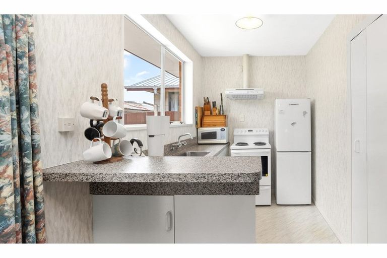 Photo of property in 2/96 Buchanans Road, Hei Hei, Christchurch, 8042