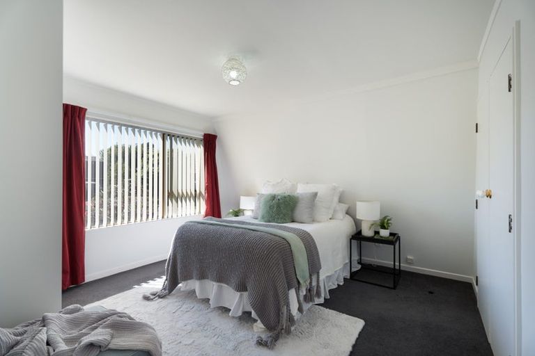 Photo of property in 85 Churton Drive, Churton Park, Wellington, 6037