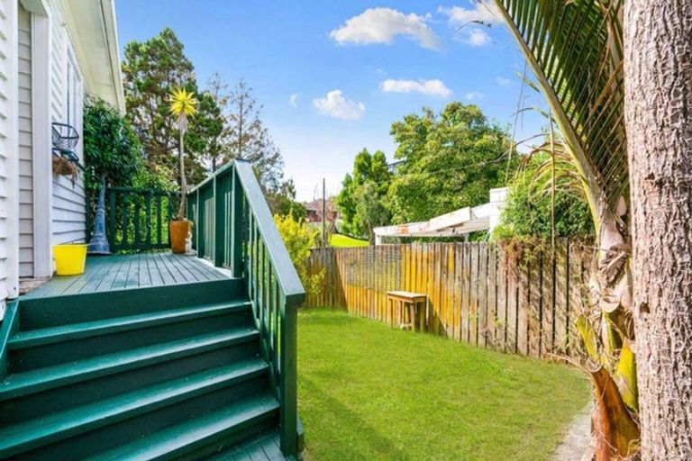 Photo of property in 1/35 Halver Road, Hillpark, Auckland, 2102