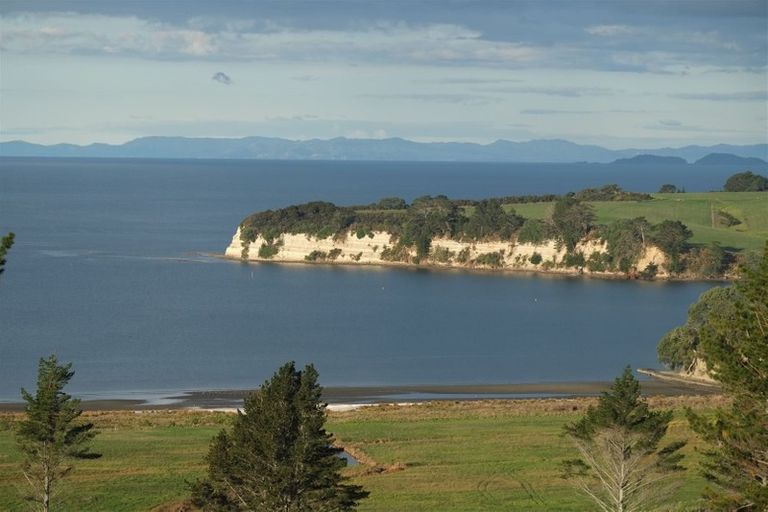 Photo of property in 30 Taha Puke Road, Okura Bush, Silverdale, 0794