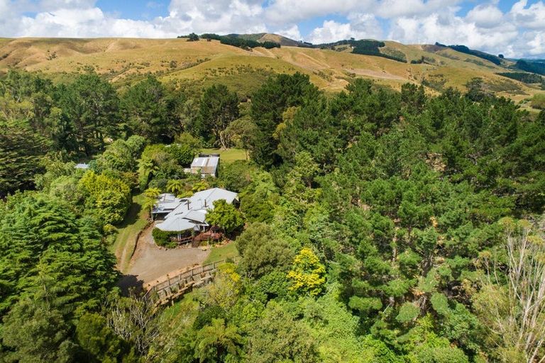 Photo of property in 303 Kahuterawa Road, Linton, Palmerston North, 4472