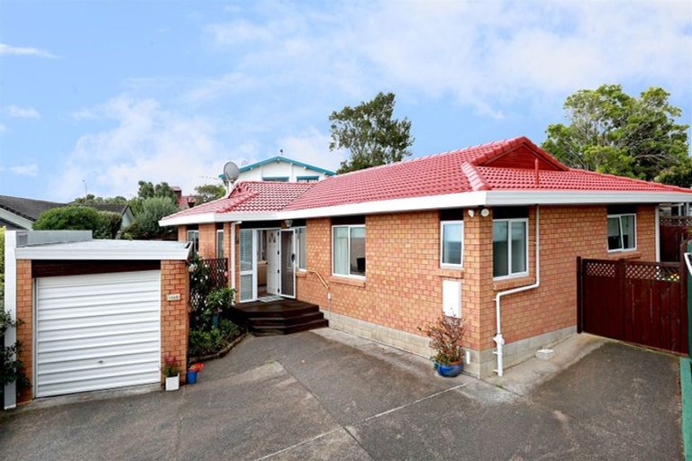 Photo of property in 2/100 Rhinevale Close, Henderson, Auckland, 0612