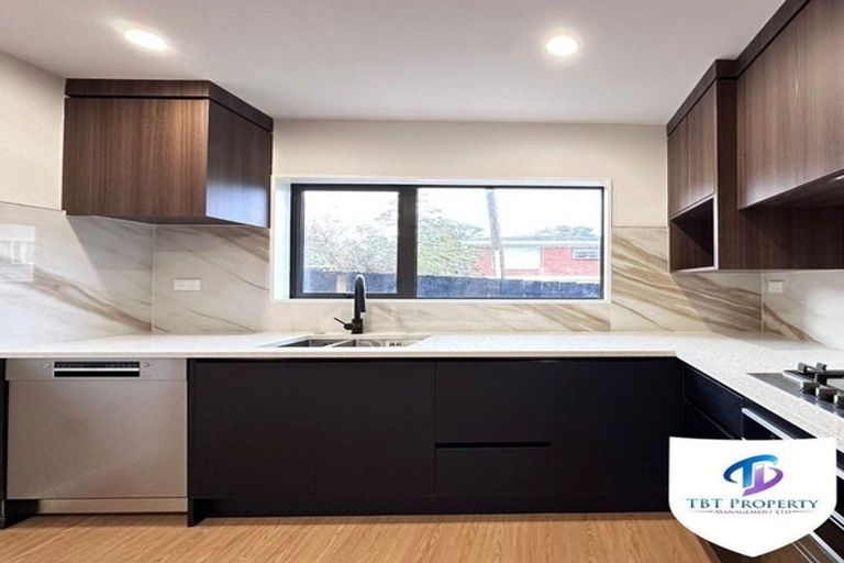 Photo of property in 2/142 Great South Road, Manurewa, Auckland, 2102