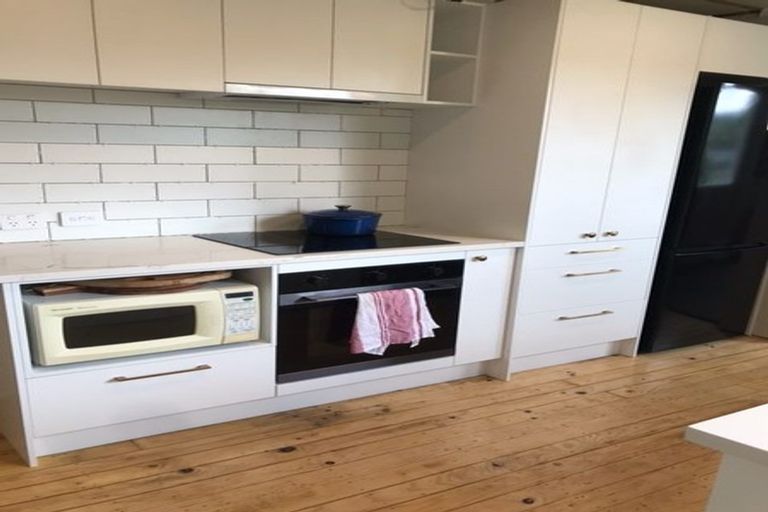 Photo of property in 2/9 Gazelle Avenue, Beach Haven, Auckland, 0626