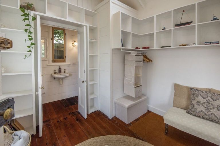 Photo of property in 15 Jubilee Avenue, Devonport, Auckland, 0624