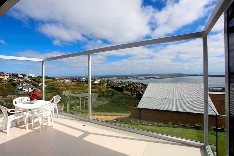 Photo of property in 132 Glenstrae Road, Redcliffs, Christchurch, 8081