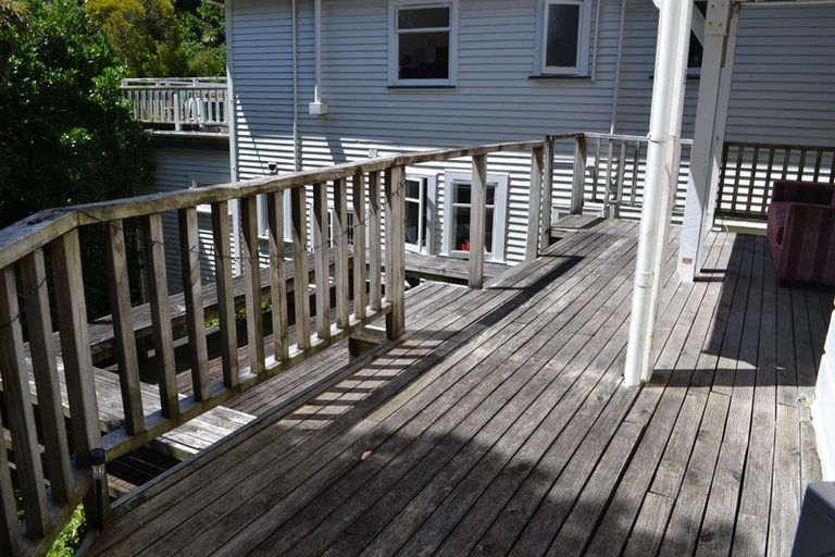 Photo of property in 37 Raroa Road, Kelburn, Wellington, 6012