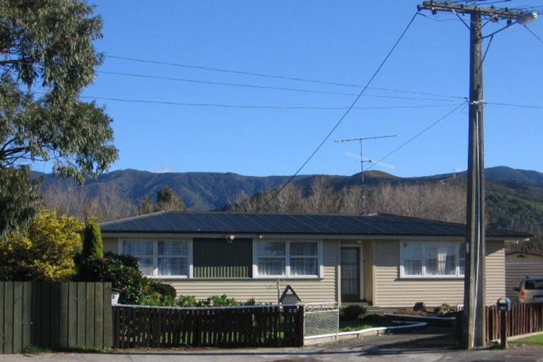 Photo of property in 13 Hardie Grove, Featherston, 5710