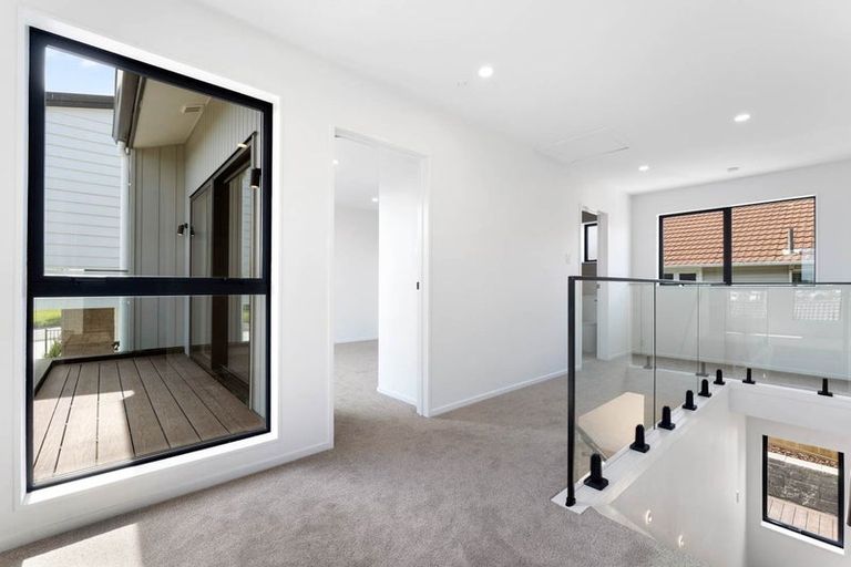 Photo of property in 112b Eversleigh Road, Belmont, Auckland, 0622