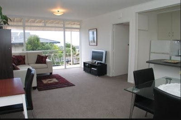 Photo of property in 8/219 Onewa Road, Birkenhead, Auckland, 0626