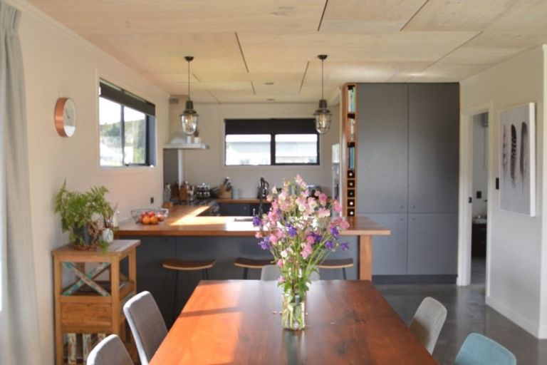 Photo of property in 7 Loach Road, Hawea Flat, Wanaka, 9382