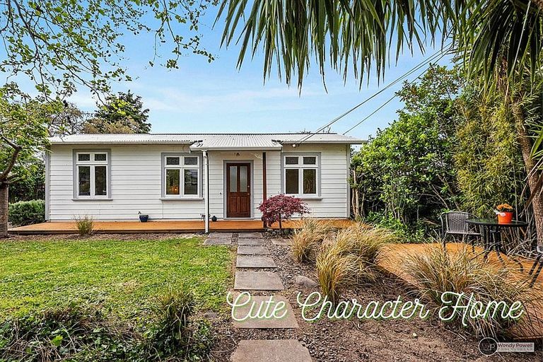 Photo of property in 6 Sandford Street, Trentham, Upper Hutt, 5018