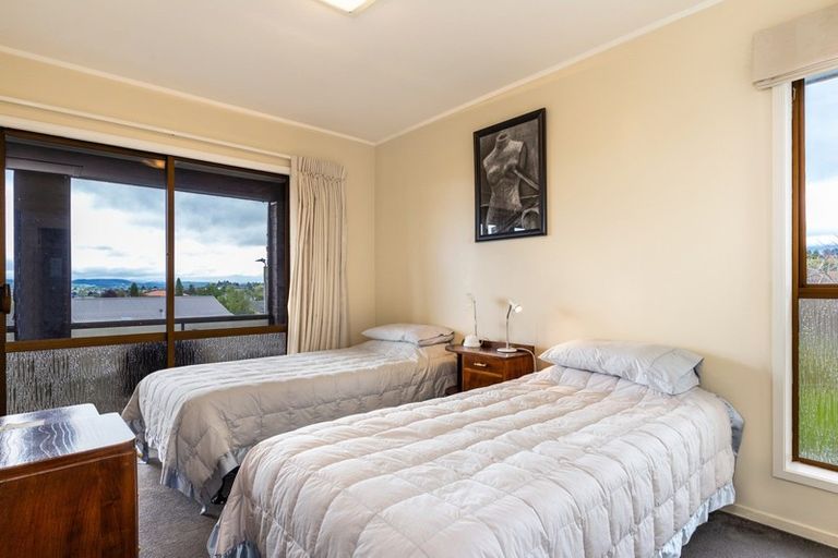 Photo of property in 16 Kempton Place, Richmond Heights, Taupo, 3330