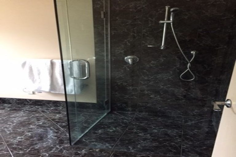 Photo of property in 5 Regent Drive, Paraparaumu Beach, Paraparaumu, 5032