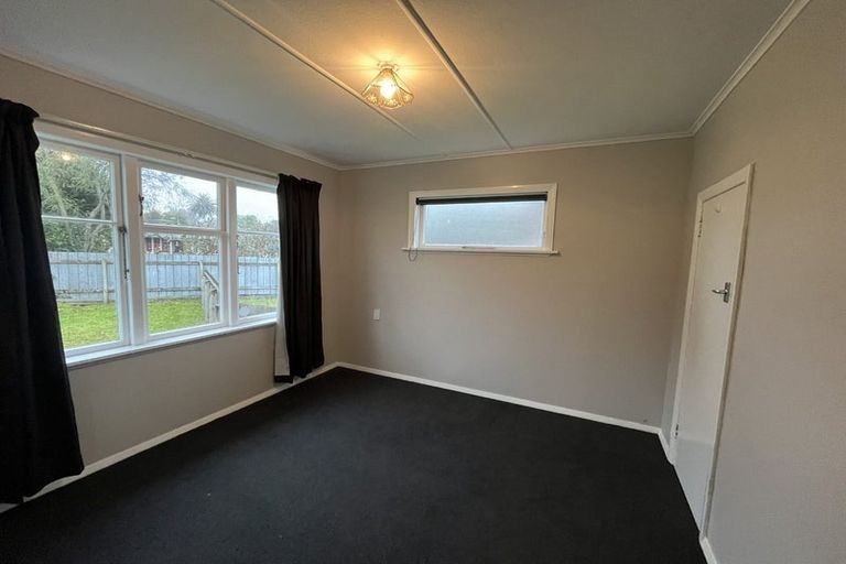 Photo of property in 19 Hobson Street, Levin, 5510