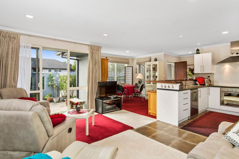 Photo of property in 12 Montrose Place, Pyes Pa, Tauranga, 3112