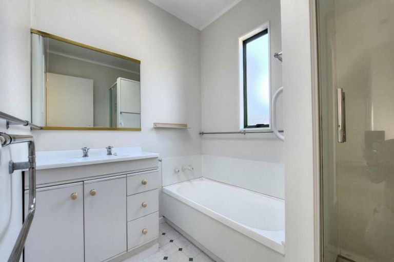 Photo of property in 6 Eagle Street, Karori, Wellington, 6012