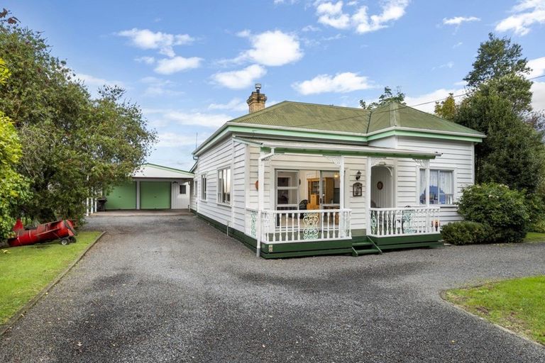 Photo of property in 75-77 Beach Road, Katikati, 3129