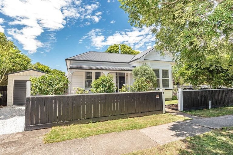 Photo of property in 24 Brassey Road, Saint Johns Hill, Whanganui, 4500