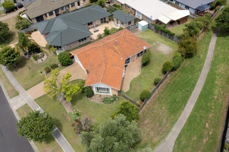 Photo of property in 27 Montego Drive, Papamoa Beach, Papamoa, 3118