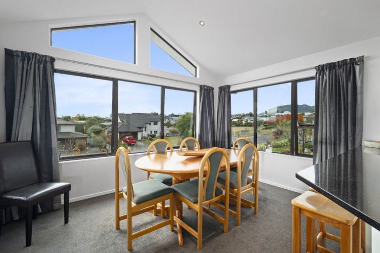 Photo of property in 2 Botanical Heights Drive, Waipahihi, Taupo, 3330